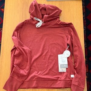 Vuori Halo Essential Hoodie Currant Heather